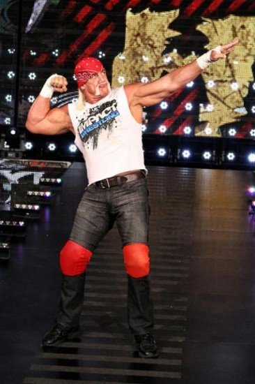 Hulk Hogan Modeling Pose On Ramp Of WWE - Wrestling Media - Wrestling Media